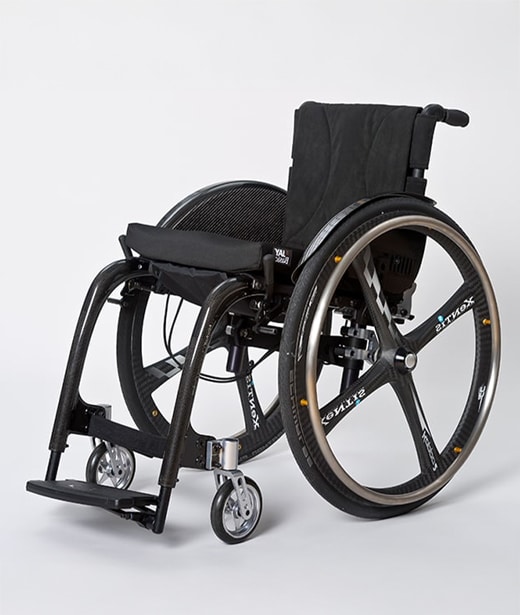 Aktivrollstuhl für Rehabilitation und Mobilität bei Saniplus Baunatal