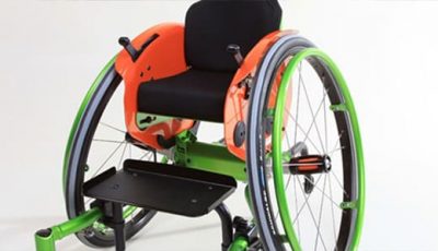 Kinderrollstuhl als Beispiel für Kinderhilfsmittel und Rehatechnik bei Saniplus Baunatal